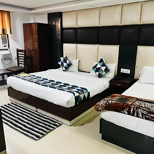 Le Mount Plaza Near Igi Airport Delhi Отель