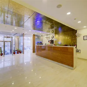 Grand By D'capitol Near Delhi Airport Отель